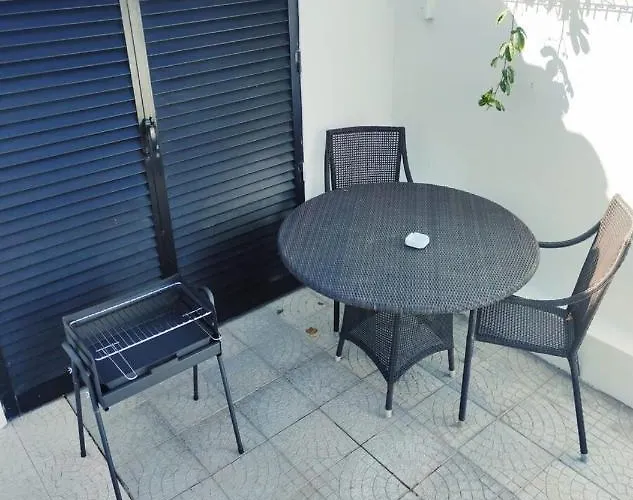 Holiday home Moradia Geminada V0 - Localizacao - Privada Quarteira