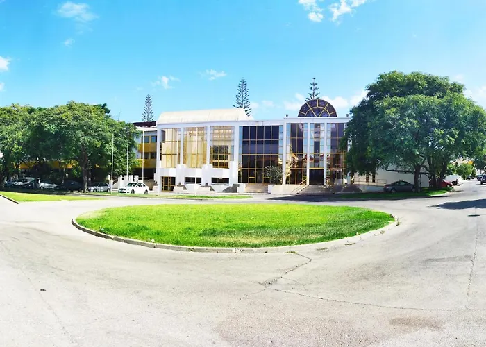 Vakantiehuis Moradia Geminada V0 - Localizacao - Privada Quarteira